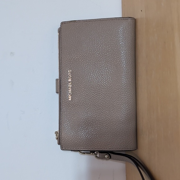 Michael Kors Double Zip Jet Set Wristlet Wallet - Picture 1 of 7